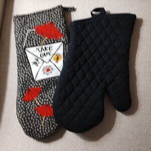 Set of oven mitts 2